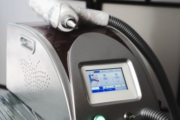 laser equipment for tattoo and permanent makeup lightening