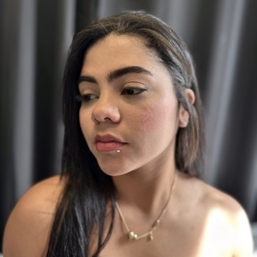 Лабрет‑пирсинг в студии VEAN Tattoo, Таллин.