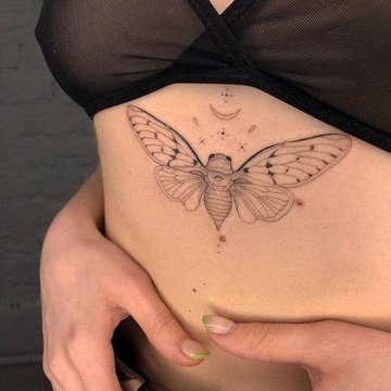 Тату под грудью (2)