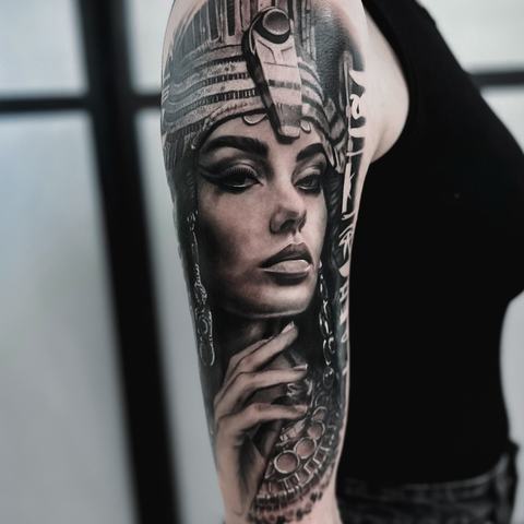 This Egyptian-inspired portrait focuses on Cleopatra’s calm expression, framed by an ornate headdress, jewellery and carefully shaped shadows